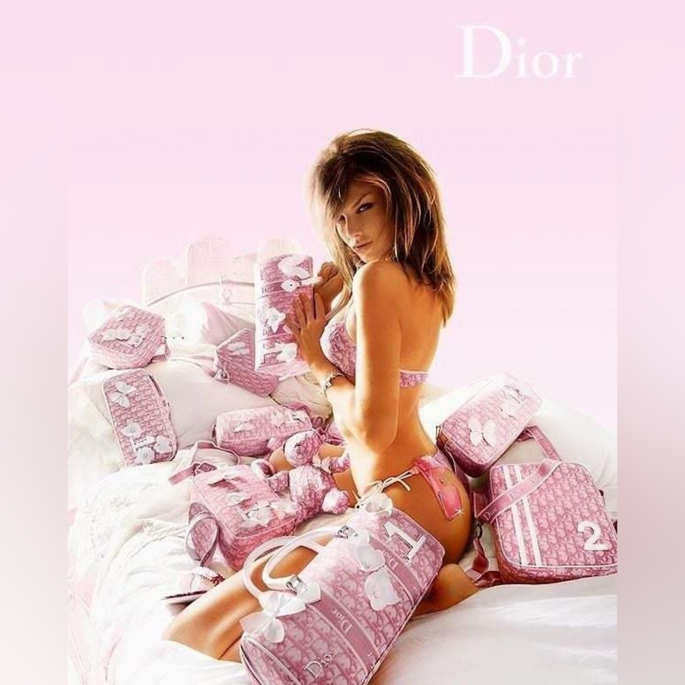 Dior By John Galliano 🎀💕✨ 👧
RARE ‼️
CHRISTIAN DIOR
Monogram Girly Pochette Pink - Picture 2 of 16